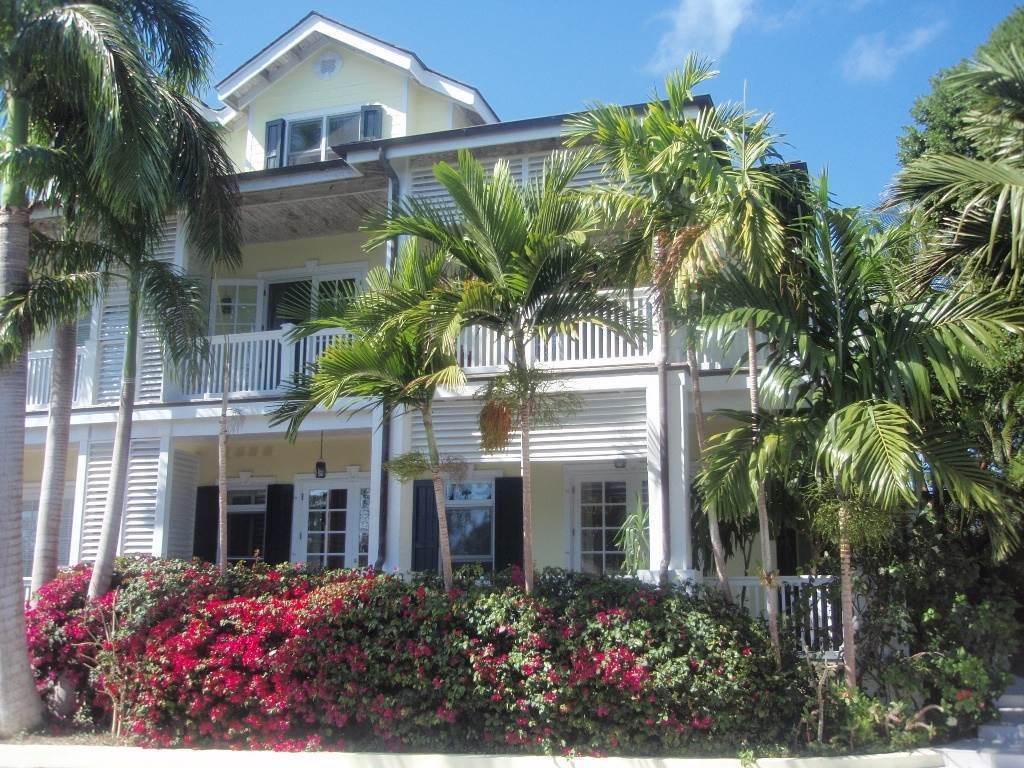 1. Townhouse for Sale at Lyford Cay, Nassau and Paradise Island Bahamas