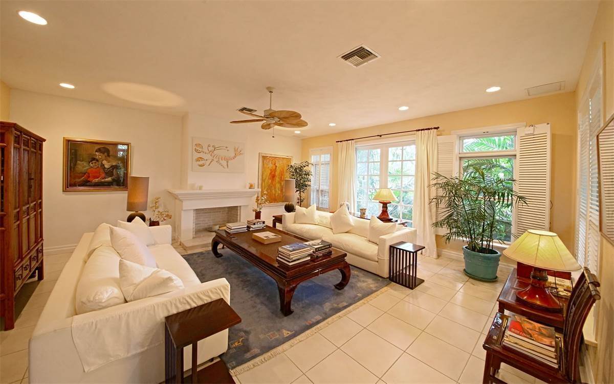 8. Townhouse for Sale at Lyford Cay, Nassau and Paradise Island Bahamas