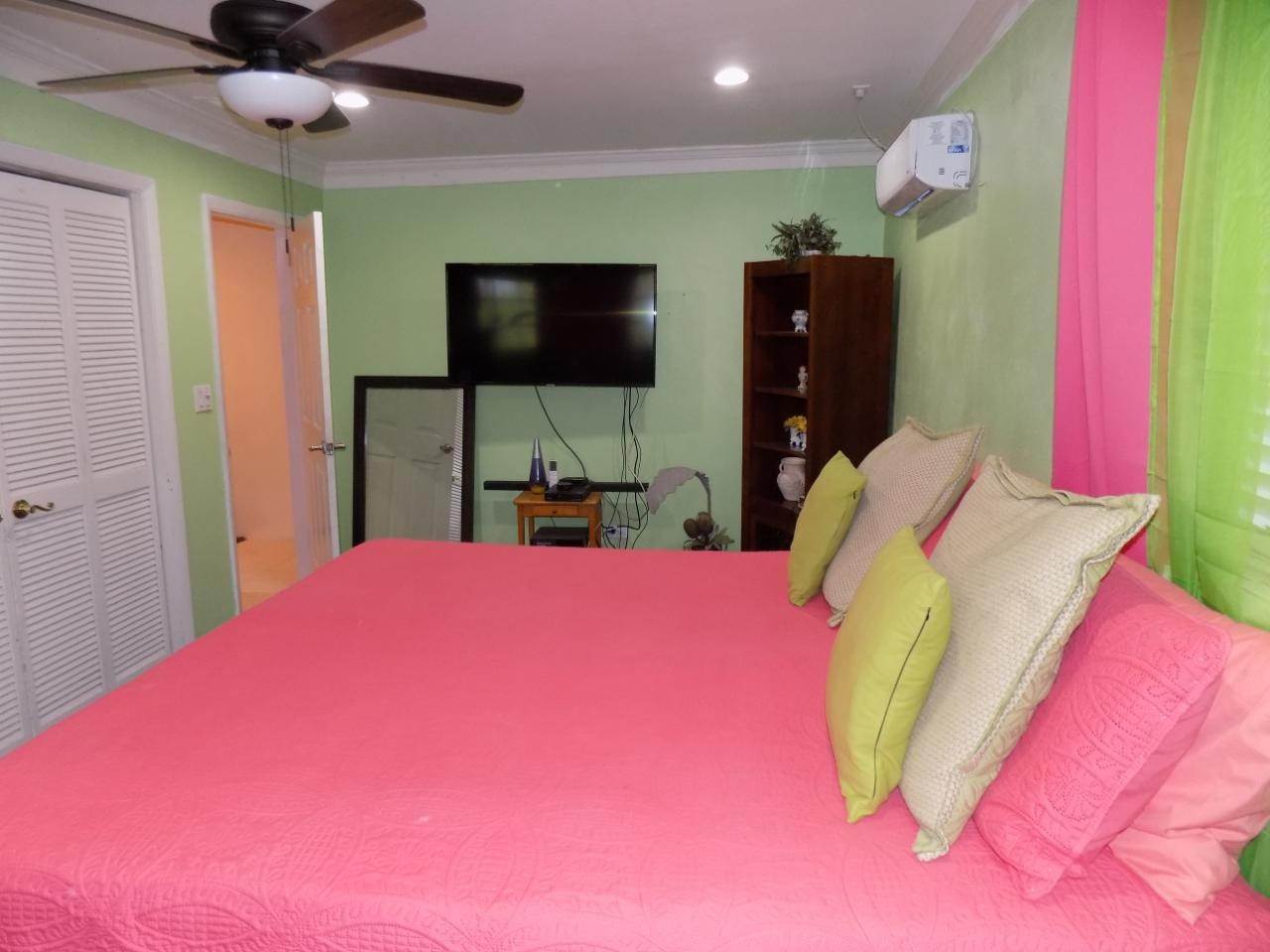 18. Single Family Homes 为 租房 在 Coral Lakes, 科勒尔港, 新普罗维登斯/拿骚 巴哈马