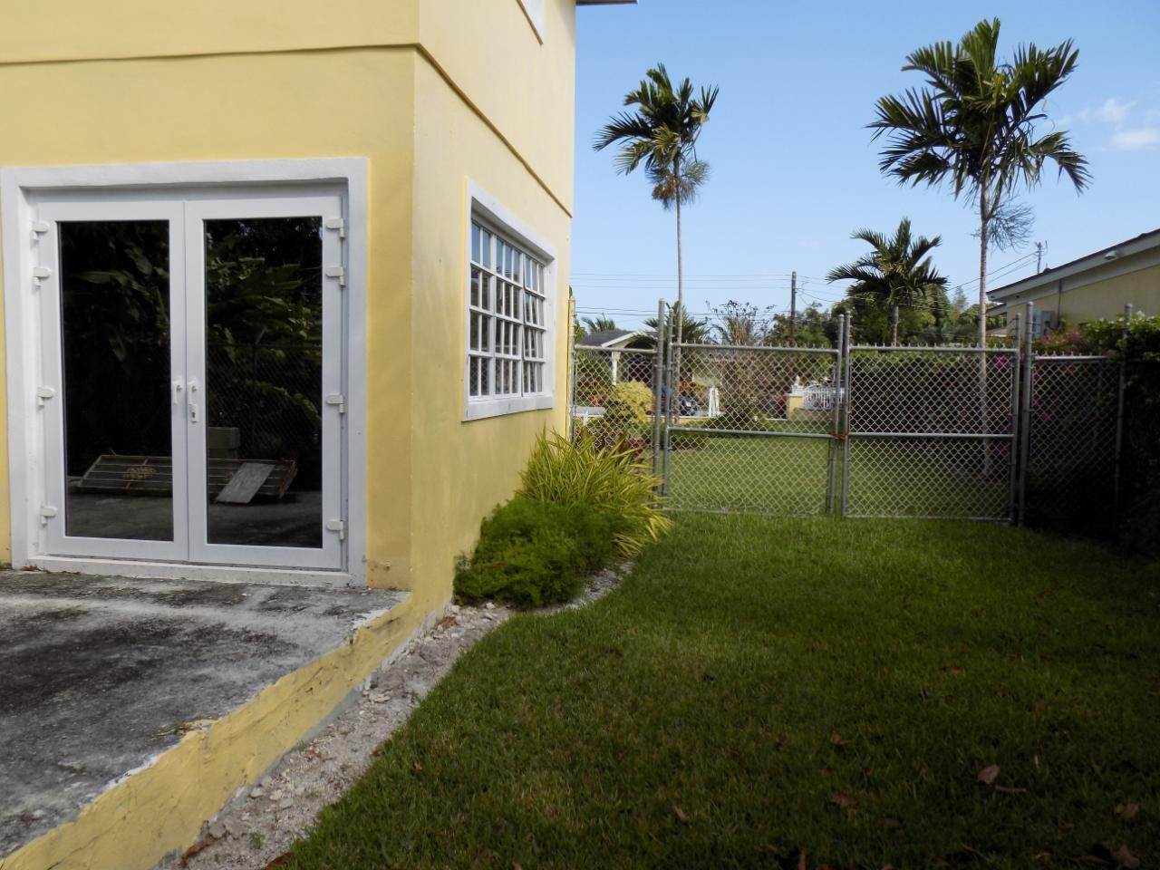 48. Single Family Homes 为 租房 在 Coral Lakes, 科勒尔港, 新普罗维登斯/拿骚 巴哈马